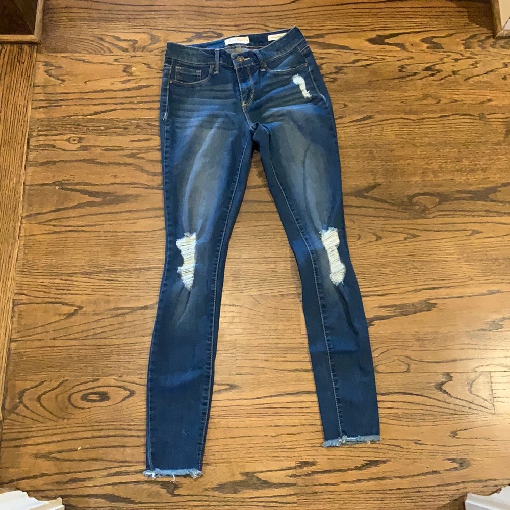 Dark wash skinny jeans size 25